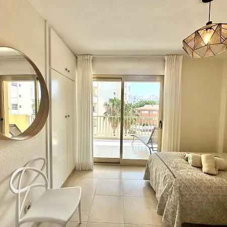 Gem - Sea Views - Walk To Everything Apartment