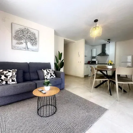 Gem - Sea Views - Walk To Everything Apartment