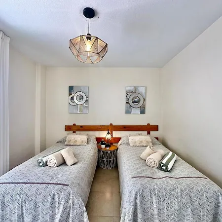 Appartement Gem - Sea Views - Walk To Everything